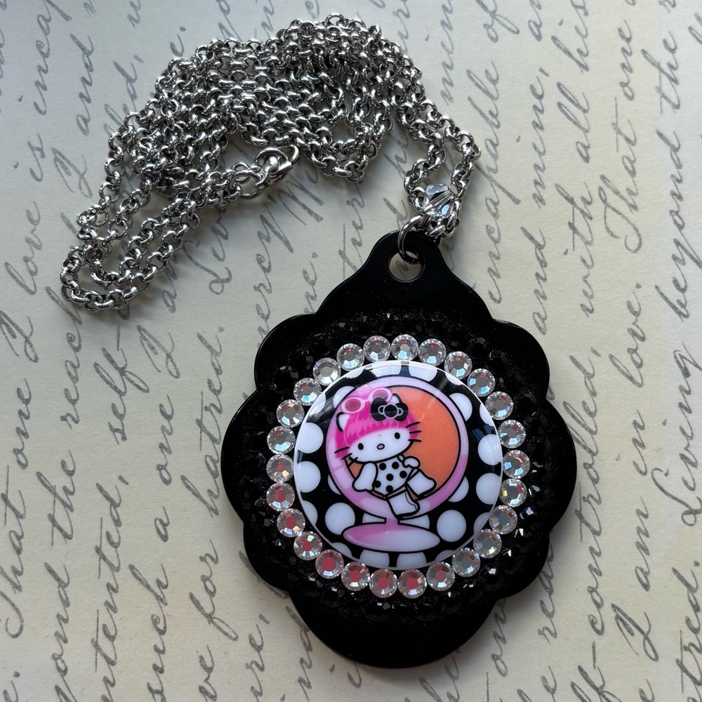 Vintage Tarina Tarantino Pink Head Hello Kitty Black and White Crystal Necklace